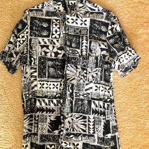 Hawaiian button up shirt
